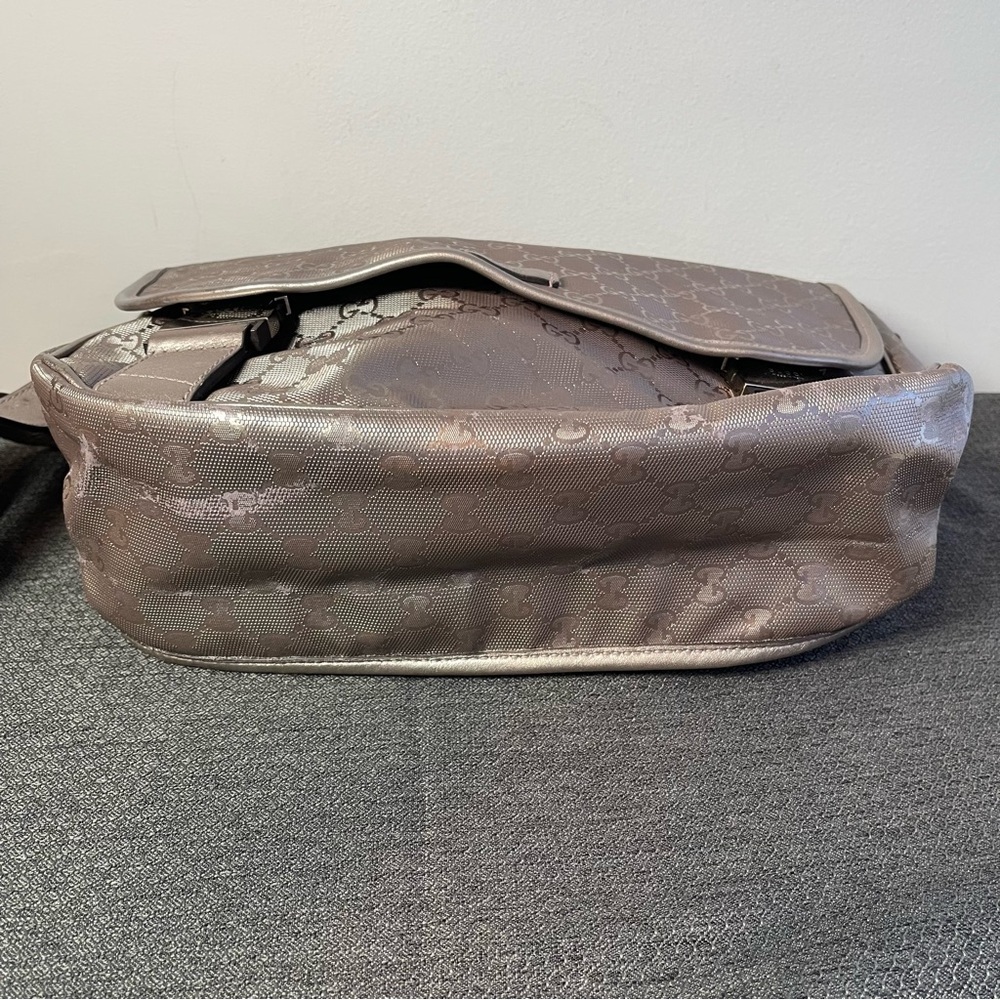 Gucci Imprime Coated Canvas Buckle Flap Messenger Bag - Metallic Gray - Preowned - Picture 3 of 15